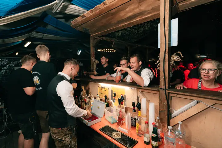Schmalzlerfest Perlesreut 2025 Montag: Tag der Betriebe mit Sammer of Love Foto 2500852
