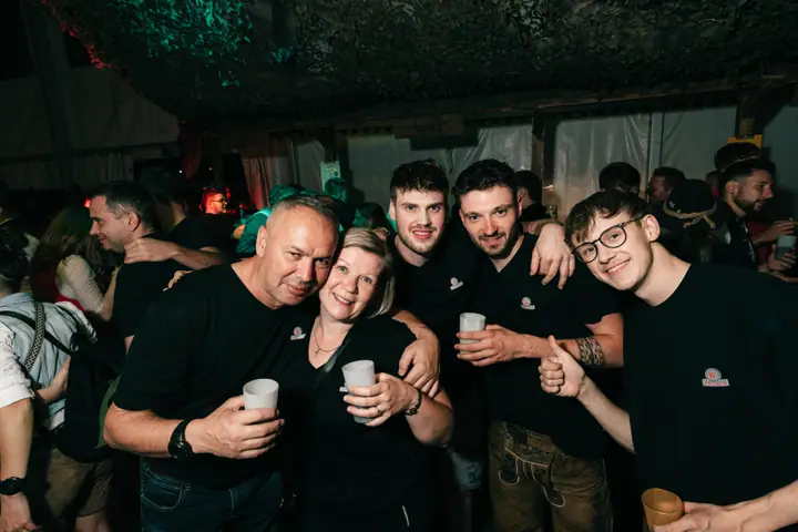 Schmalzlerfest Perlesreut 2025 Montag: Tag der Betriebe mit Sammer of Love Foto 2500862