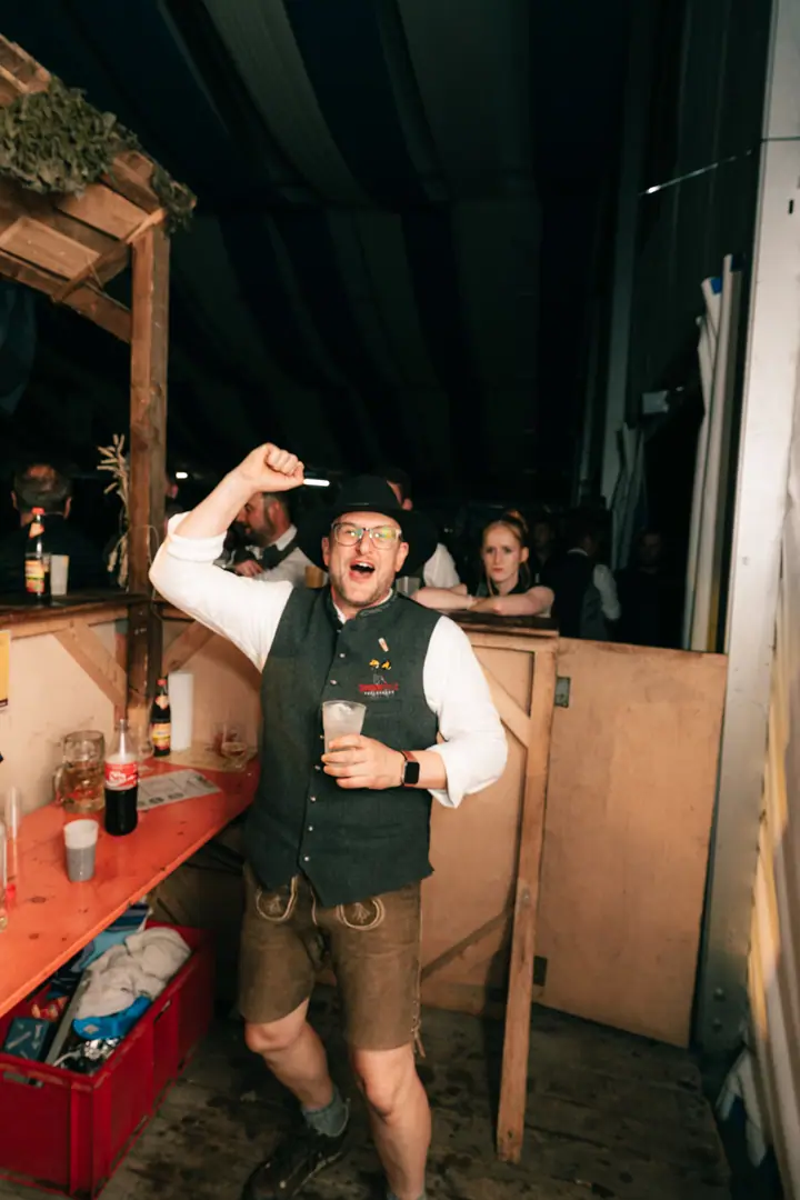 Schmalzlerfest Perlesreut 2025 Montag: Tag der Betriebe mit Sammer of Love Foto 2500867