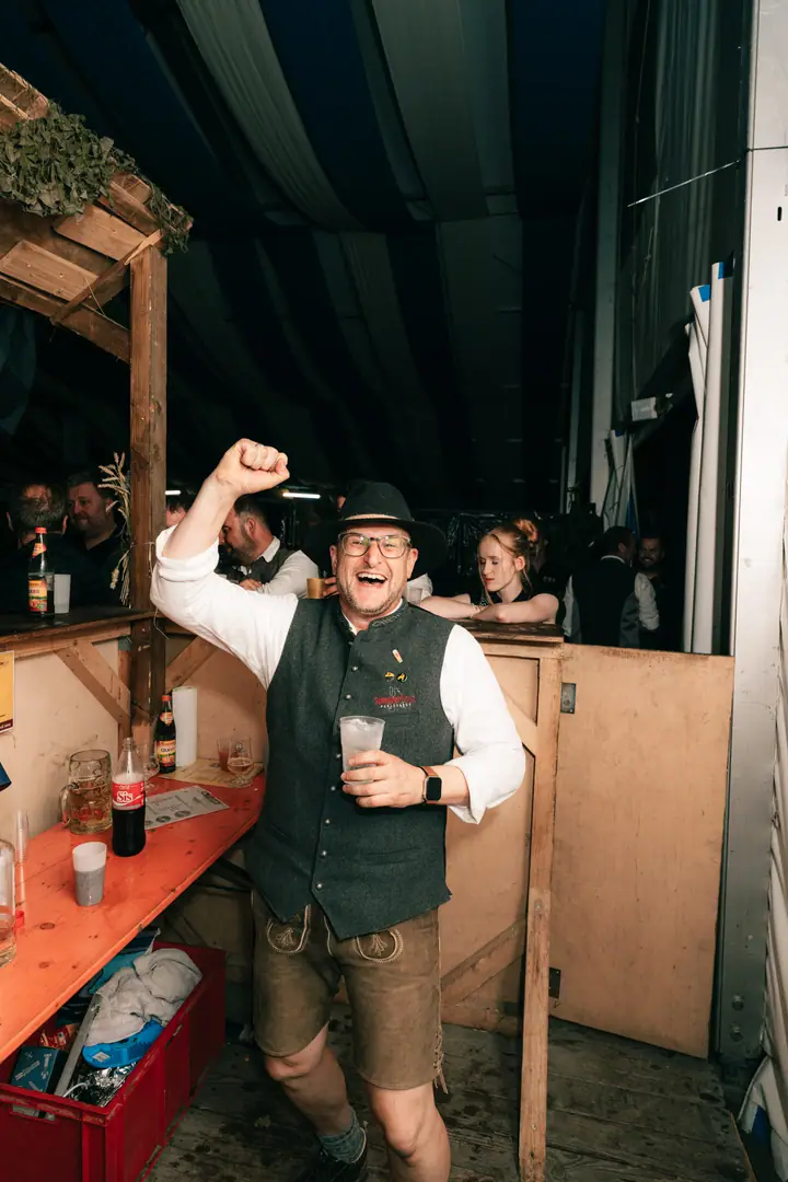 Schmalzlerfest Perlesreut 2025 Montag: Tag der Betriebe mit Sammer of Love Foto 2500868
