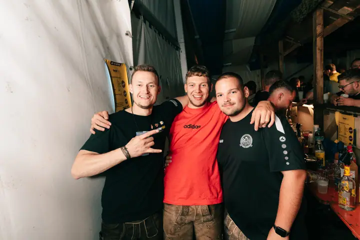 Schmalzlerfest Perlesreut 2025 Montag: Tag der Betriebe mit Sammer of Love Foto 2500874