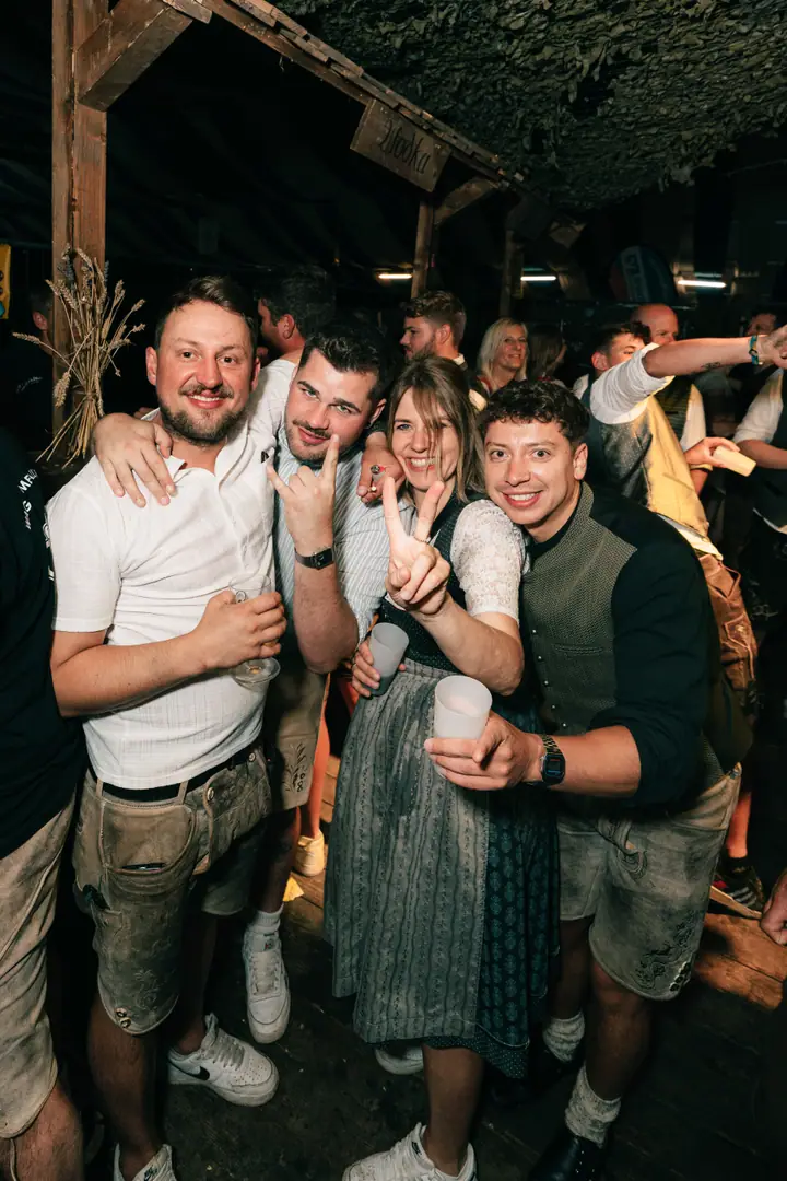 Schmalzlerfest Perlesreut 2025 Montag: Tag der Betriebe mit Sammer of Love Foto 2500876