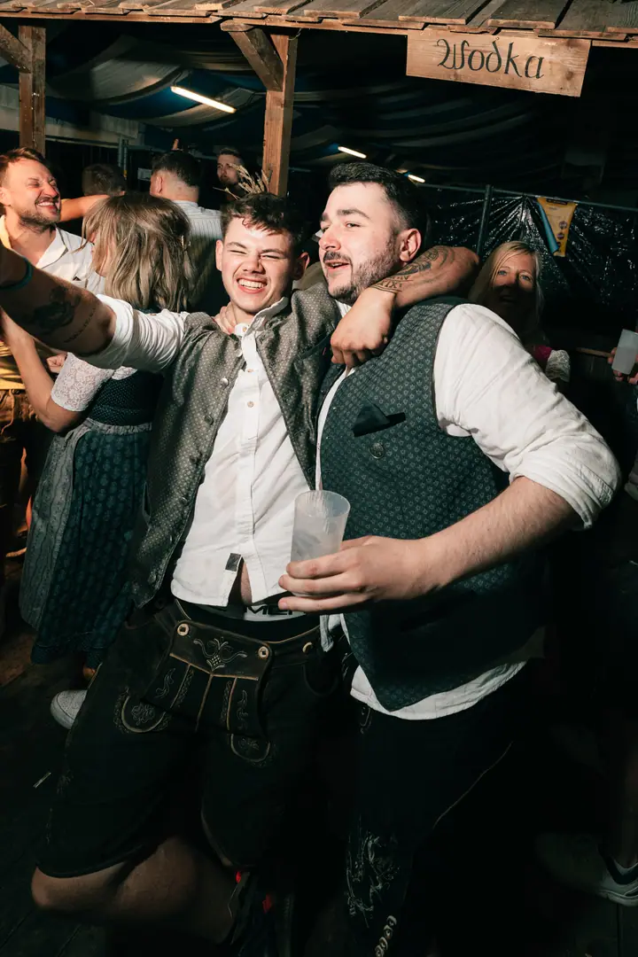 Schmalzlerfest Perlesreut 2025 Montag: Tag der Betriebe mit Sammer of Love Foto 2500877