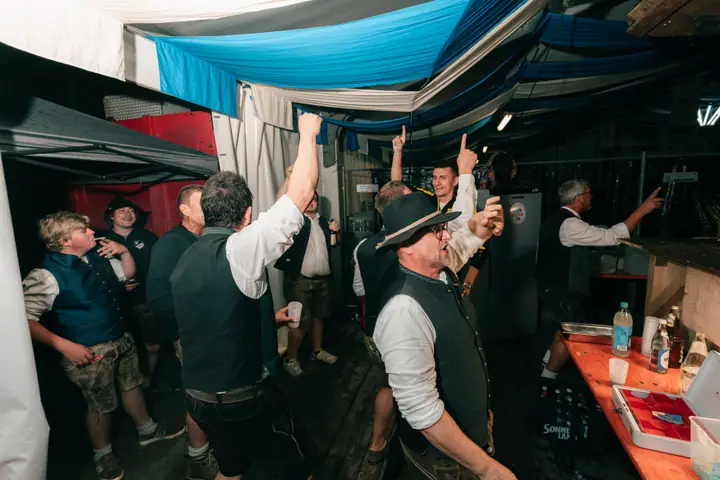 Schmalzlerfest Perlesreut 2025 Montag: Tag der Betriebe mit Sammer of Love Foto 2500888