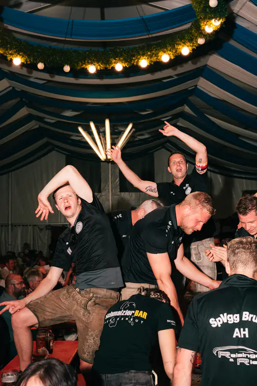 Schmalzlerfest Perlesreut 2025 Samstag: Rotzfrech Foto 2500609