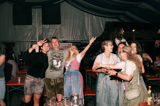 Schmalzlerfest Perlesreut 2025 Samstag: Rotzfrech Foto 2500692