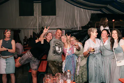 Schmalzlerfest Perlesreut 2025 Samstag: Rotzfrech Foto 2500693