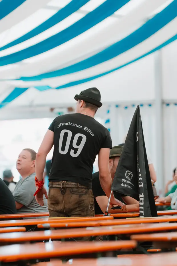 Schmalzlerfest Perlesreut 2025 Sonntag: Schnupferwettbewerb, Verlosung, d Noudnigln Foto 2500930