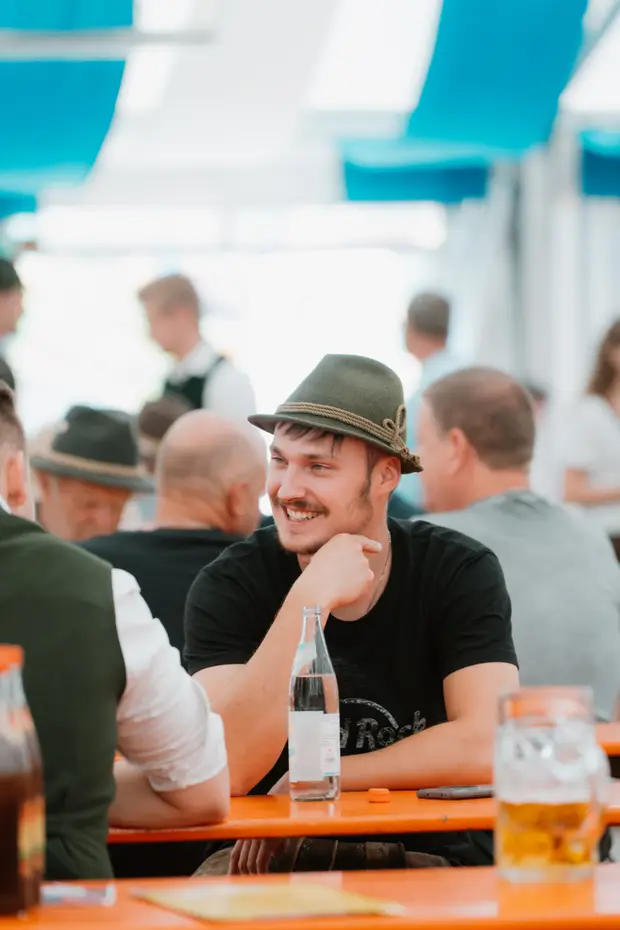 Schmalzlerfest Perlesreut 2025 Sonntag: Schnupferwettbewerb, Verlosung, d Noudnigln Foto 2500932