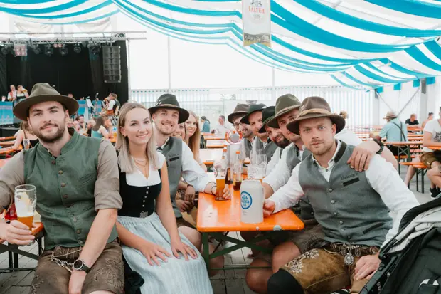 Schmalzlerfest Perlesreut 2025 Sonntag: Schnupferwettbewerb, Verlosung, d Noudnigln Foto 2500938