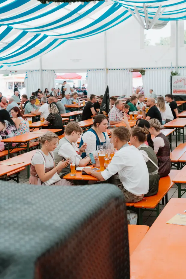Schmalzlerfest Perlesreut 2025 Sonntag: Schnupferwettbewerb, Verlosung, d Noudnigln Foto 2500941