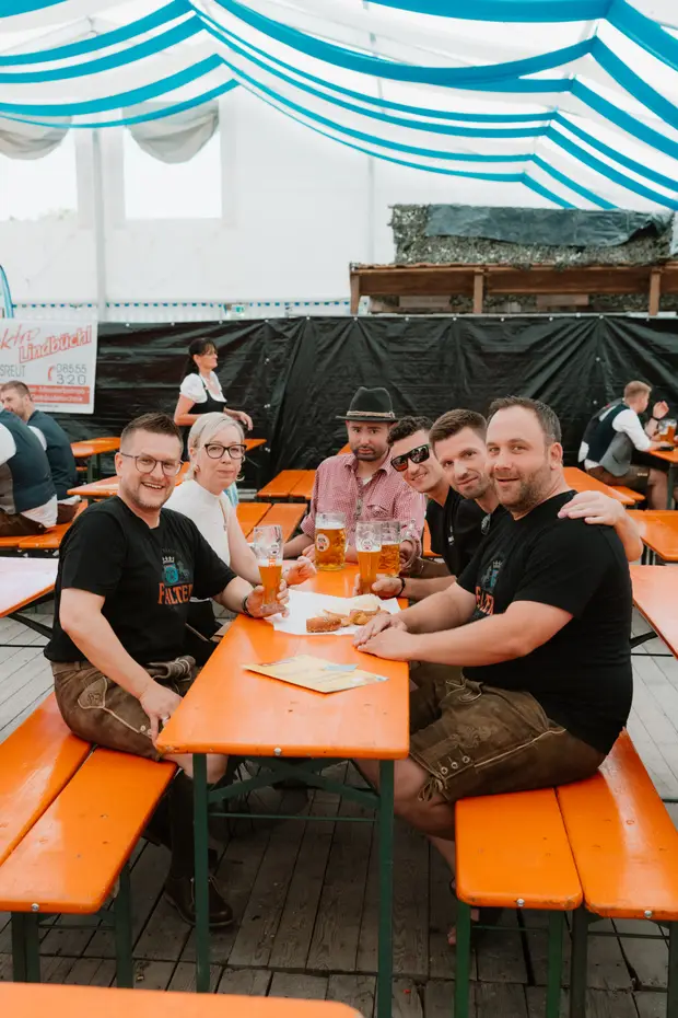 Schmalzlerfest Perlesreut 2025 Sonntag: Schnupferwettbewerb, Verlosung, d Noudnigln Foto 2500957