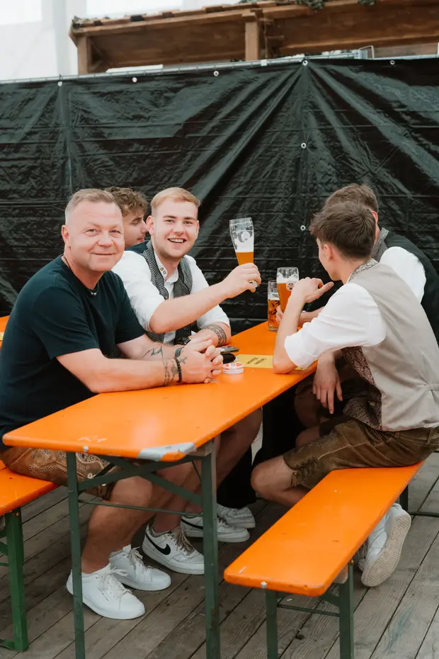 Schmalzlerfest Perlesreut 2025 Sonntag: Schnupferwettbewerb, Verlosung, d Noudnigln Foto 2500960