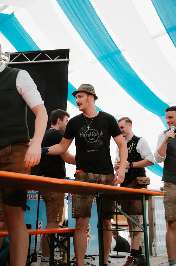 Schmalzlerfest Perlesreut 2025 Sonntag: Schnupferwettbewerb, Verlosung, d Noudnigln Foto 2500980