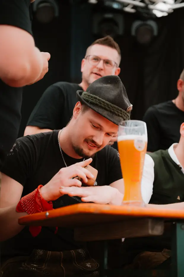 Schmalzlerfest Perlesreut 2025 Sonntag: Schnupferwettbewerb, Verlosung, d Noudnigln Foto 2500988