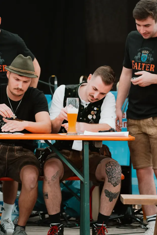 Schmalzlerfest Perlesreut 2025 Sonntag: Schnupferwettbewerb, Verlosung, d Noudnigln Foto 2500992