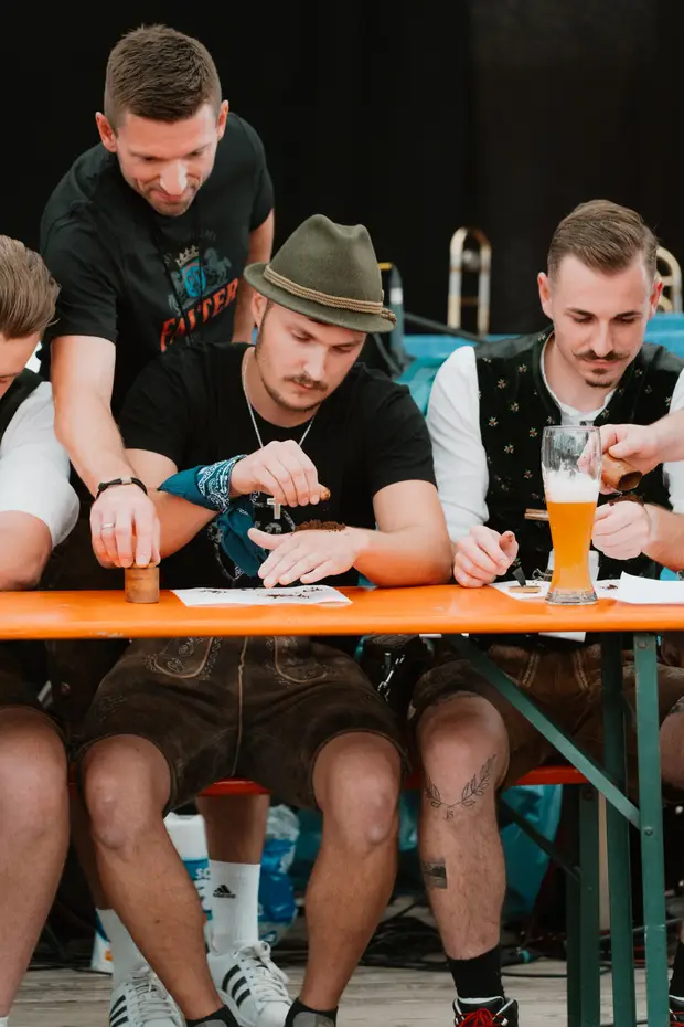Schmalzlerfest Perlesreut 2025 Sonntag: Schnupferwettbewerb, Verlosung, d Noudnigln Foto 2500998