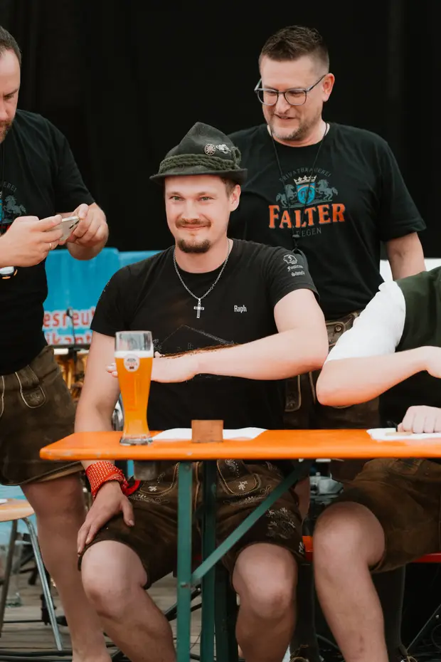 Schmalzlerfest Perlesreut 2025 Sonntag: Schnupferwettbewerb, Verlosung, d Noudnigln Foto 2501001