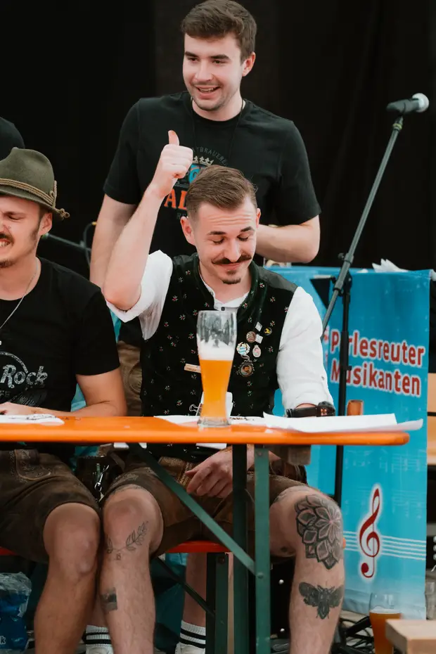 Schmalzlerfest Perlesreut 2025 Sonntag: Schnupferwettbewerb, Verlosung, d Noudnigln Foto 2501015