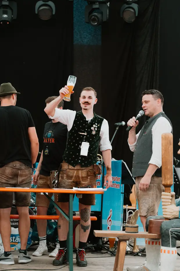Schmalzlerfest Perlesreut 2025 Sonntag: Schnupferwettbewerb, Verlosung, d Noudnigln Foto 2501017