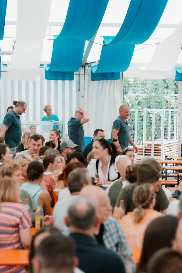 Schmalzlerfest Perlesreut 2025 Sonntag: Schnupferwettbewerb, Verlosung, d Noudnigln Foto 2501021
