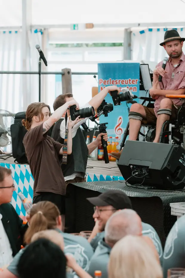Schmalzlerfest Perlesreut 2025 Sonntag: Schnupferwettbewerb, Verlosung, d Noudnigln Foto 2501026