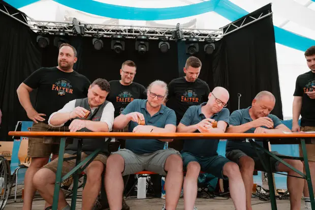 Schmalzlerfest Perlesreut 2025 Sonntag: Schnupferwettbewerb, Verlosung, d Noudnigln Foto 2501036