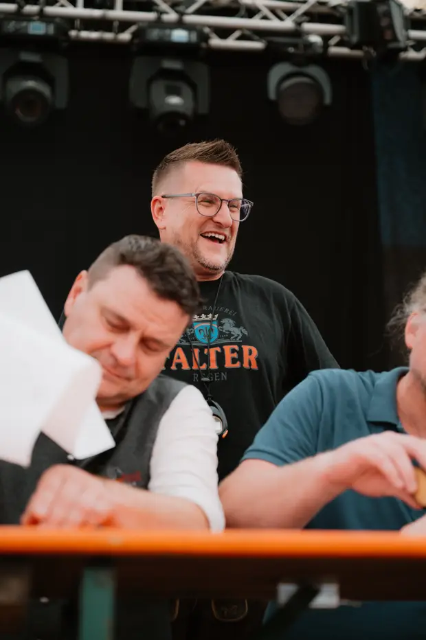 Schmalzlerfest Perlesreut 2025 Sonntag: Schnupferwettbewerb, Verlosung, d Noudnigln Foto 2501038
