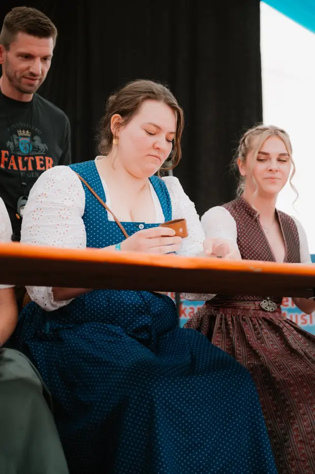Schmalzlerfest Perlesreut 2025 Sonntag: Schnupferwettbewerb, Verlosung, d Noudnigln Foto 2501074