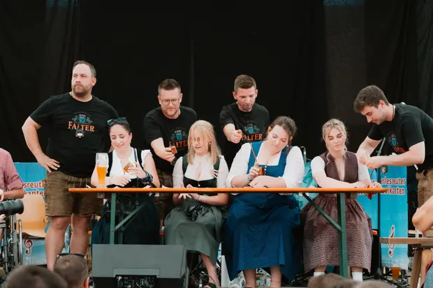 Schmalzlerfest Perlesreut 2025 Sonntag: Schnupferwettbewerb, Verlosung, d Noudnigln Foto 2501078