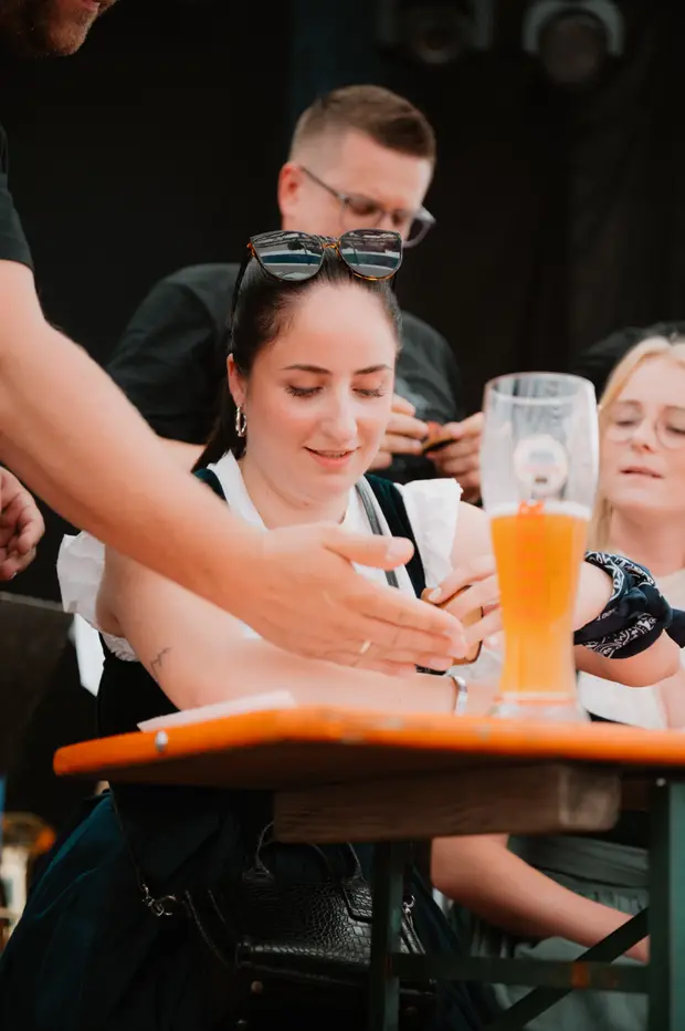 Schmalzlerfest Perlesreut 2025 Sonntag: Schnupferwettbewerb, Verlosung, d Noudnigln Foto 2501079