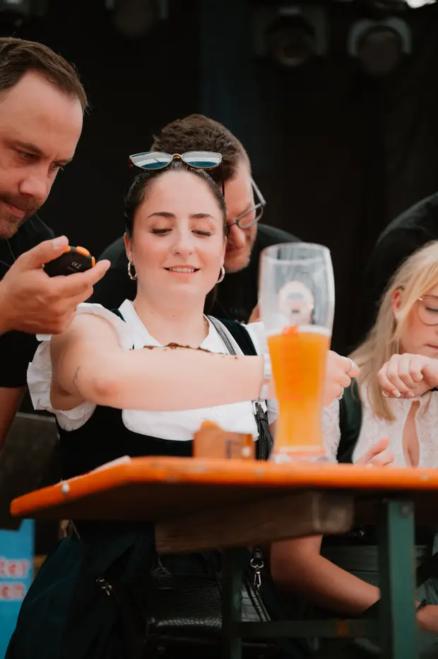 Schmalzlerfest Perlesreut 2025 Sonntag: Schnupferwettbewerb, Verlosung, d Noudnigln Foto 2501093