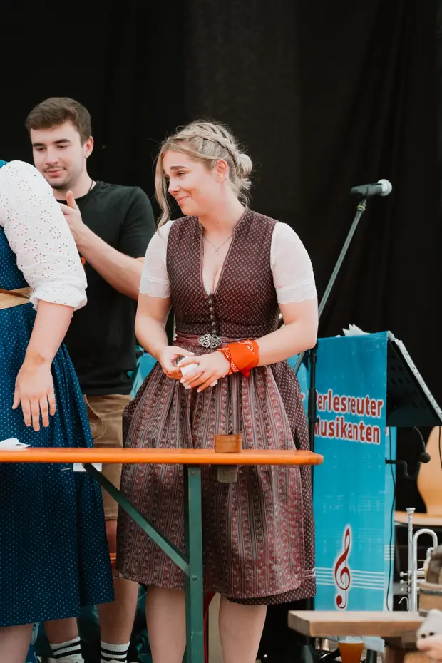 Schmalzlerfest Perlesreut 2025 Sonntag: Schnupferwettbewerb, Verlosung, d Noudnigln Foto 2501112