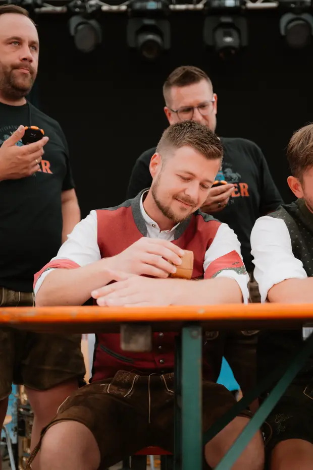 Schmalzlerfest Perlesreut 2025 Sonntag: Schnupferwettbewerb, Verlosung, d Noudnigln Foto 2501118