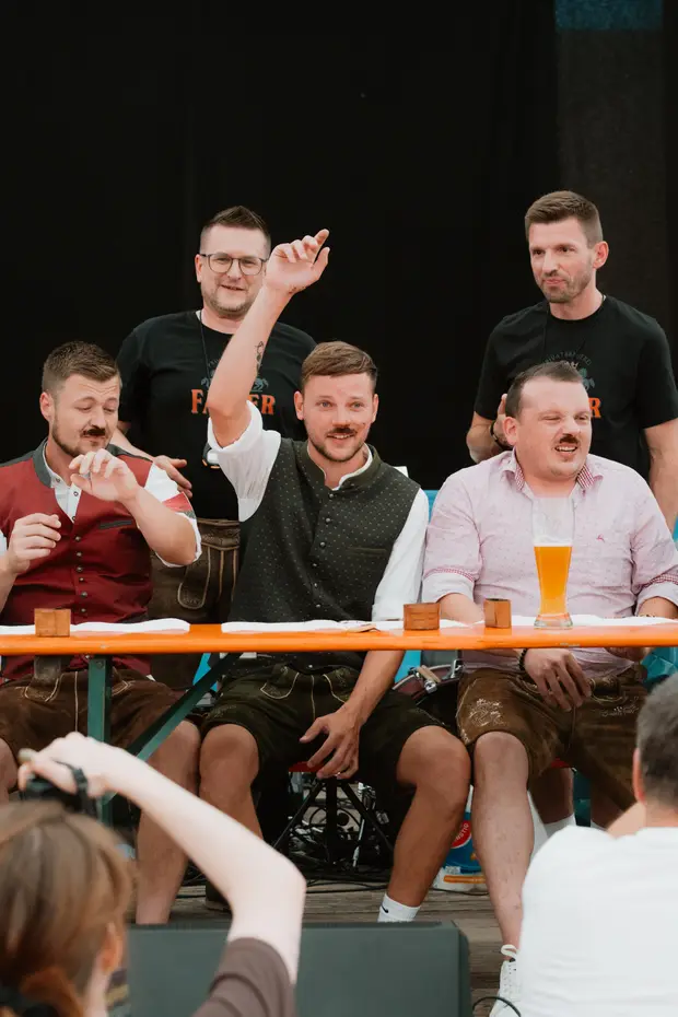 Schmalzlerfest Perlesreut 2025 Sonntag: Schnupferwettbewerb, Verlosung, d Noudnigln Foto 2501140