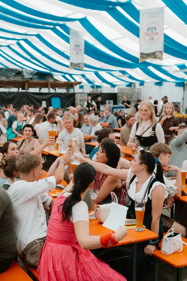 Schmalzlerfest Perlesreut 2025 Sonntag: Schnupferwettbewerb, Verlosung, d Noudnigln Foto 2501176