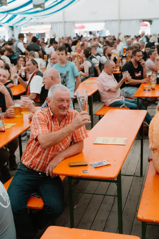 Schmalzlerfest Perlesreut 2025 Sonntag: Schnupferwettbewerb, Verlosung, d Noudnigln Foto 2501177