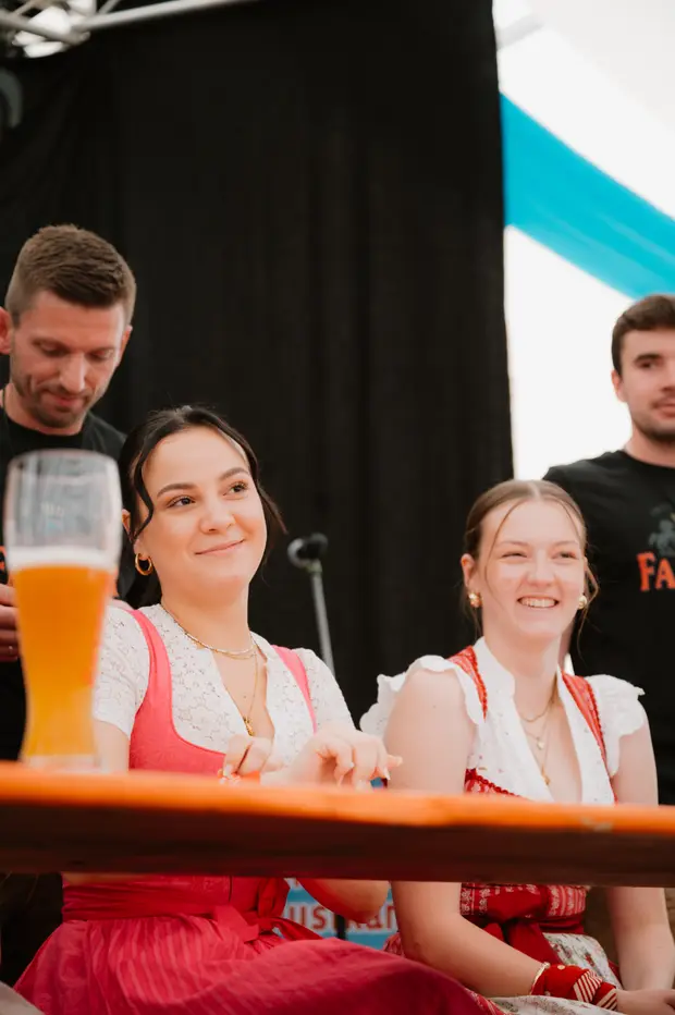 Schmalzlerfest Perlesreut 2025 Sonntag: Schnupferwettbewerb, Verlosung, d Noudnigln Foto 2501182