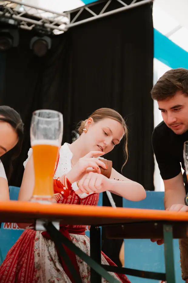 Schmalzlerfest Perlesreut 2025 Sonntag: Schnupferwettbewerb, Verlosung, d Noudnigln Foto 2501193