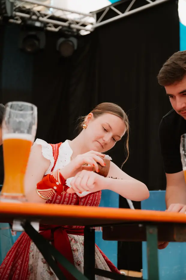 Schmalzlerfest Perlesreut 2025 Sonntag: Schnupferwettbewerb, Verlosung, d Noudnigln Foto 2501196