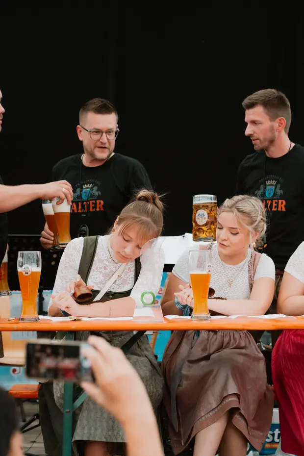 Schmalzlerfest Perlesreut 2025 Sonntag: Schnupferwettbewerb, Verlosung, d Noudnigln Foto 2501197