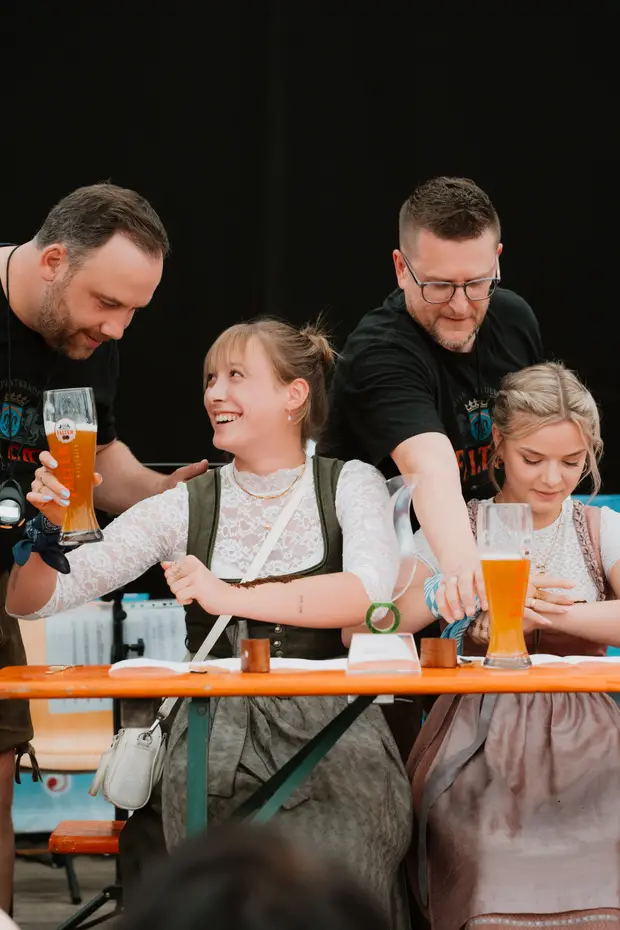 Schmalzlerfest Perlesreut 2025 Sonntag: Schnupferwettbewerb, Verlosung, d Noudnigln Foto 2501198