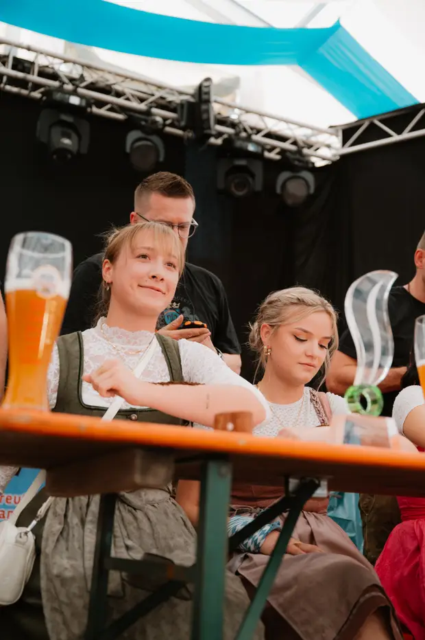 Schmalzlerfest Perlesreut 2025 Sonntag: Schnupferwettbewerb, Verlosung, d Noudnigln Foto 2501205