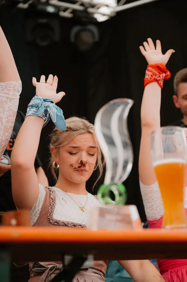 Schmalzlerfest Perlesreut 2025 Sonntag: Schnupferwettbewerb, Verlosung, d Noudnigln Foto 2501210