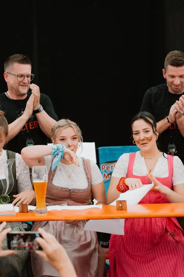 Schmalzlerfest Perlesreut 2025 Sonntag: Schnupferwettbewerb, Verlosung, d Noudnigln Foto 2501215