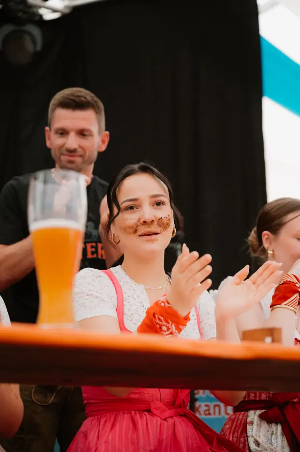 Schmalzlerfest Perlesreut 2025 Sonntag: Schnupferwettbewerb, Verlosung, d Noudnigln Foto 2501219