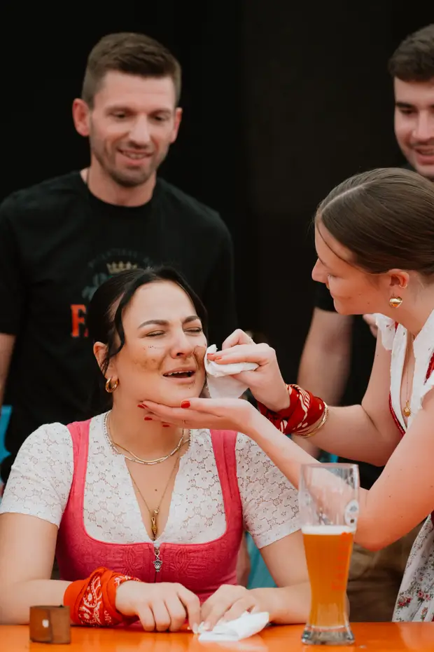 Schmalzlerfest Perlesreut 2025 Sonntag: Schnupferwettbewerb, Verlosung, d Noudnigln Foto 2501222