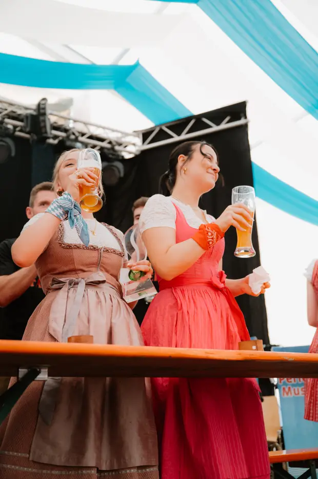 Schmalzlerfest Perlesreut 2025 Sonntag: Schnupferwettbewerb, Verlosung, d Noudnigln Foto 2501225