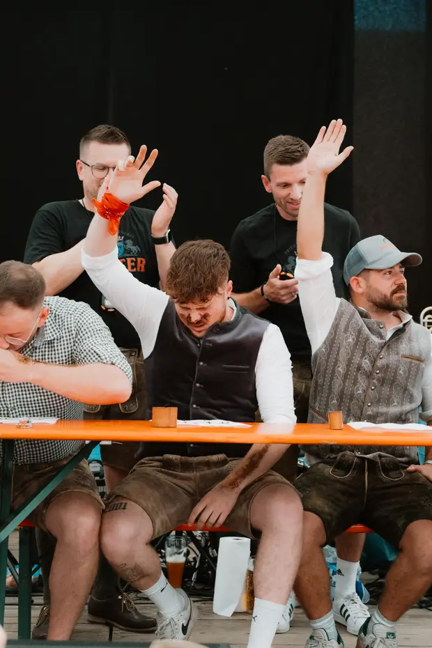 Schmalzlerfest Perlesreut 2025 Sonntag: Schnupferwettbewerb, Verlosung, d Noudnigln Foto 2501251