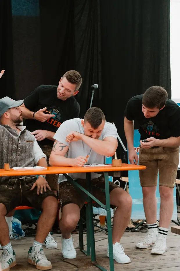 Schmalzlerfest Perlesreut 2025 Sonntag: Schnupferwettbewerb, Verlosung, d Noudnigln Foto 2501253